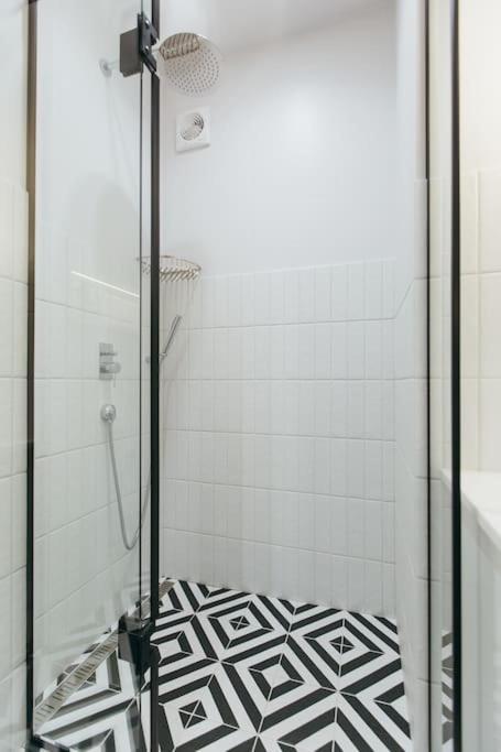Atlant Luxury Apartments On Golovna Навпроти Тц Депот, Безконтактне Заселення Chernivtsi Exterior foto
