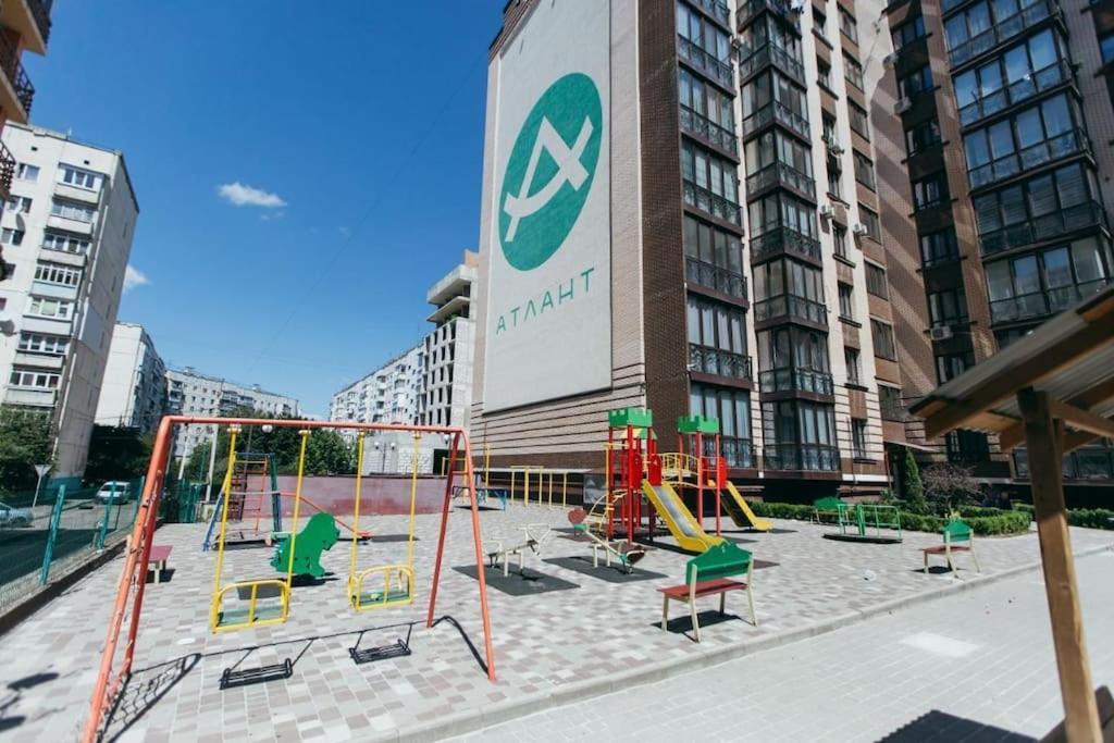 Atlant Luxury Apartments On Golovna Навпроти Тц Депот, Безконтактне Заселення Chernivtsi Exterior foto